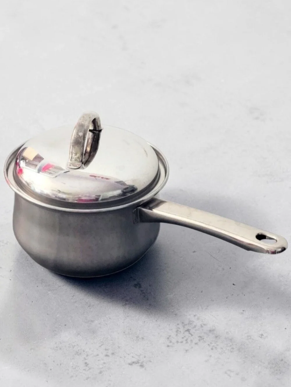 2 Quart Chef's Mark Cookware Stainless Steel Saucepan Bell-Shaped Body With Lid.